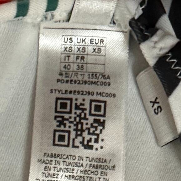 GUESS - Striped One Piece Striped Scoop Back Swimsuit - Picture 4 of 5